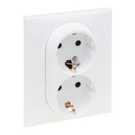 Niloé Step 2x2P+F csatlakozóaljzat (rugós), biztonsági zsaluval, fehér