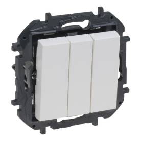 Niloé Step hármas egypólusú kapcsoló, 10AX, fehér