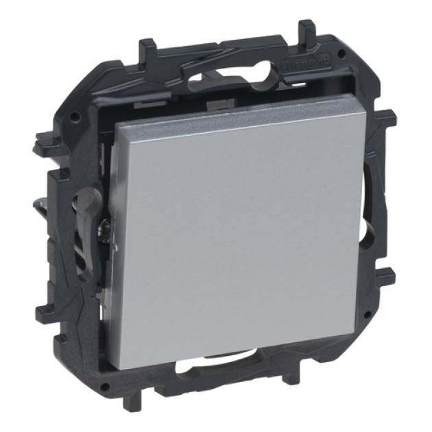 Niloé Step keresztkapcsoló, 10AX, alumínium 