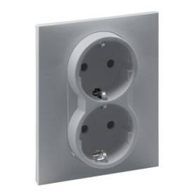 Suno 2x2P+F csatlakozóaljzat kerettel (rugós), biztonsági zsaluval, komplett, al