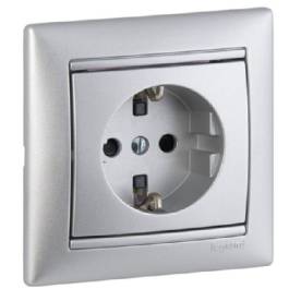 Valena 2P+F csatlakozóaljzat biztonsági zsaluval, alumínium