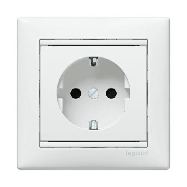 Valena 2P+F csatlakozóaljzat biztonsági zsaluval, fehér 