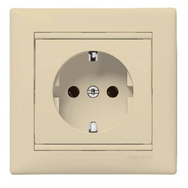 Valena 2P+F csatlakozóaljzat elefántcsont 