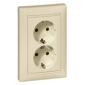 Valena 2x2P+F csatlakozóaljzat biztonsági zsaluval, elefántcsont