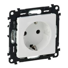 Valena Life 2P+F csatlakozóaljzat biztonsági zsaluval, rugós vezetékbekötéssel f