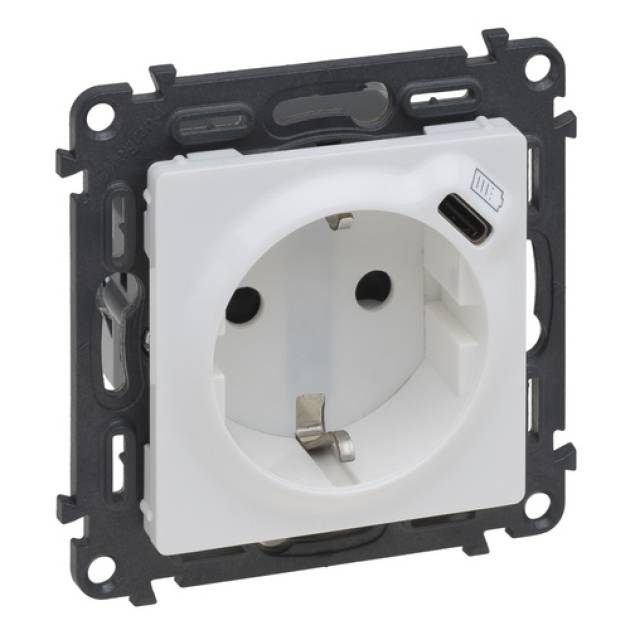 Valena Life 2P+F csatlakozóaljzat + USB-C töltőaljzat 1,5A-5V-7,5W, körmös/csava 