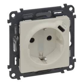 Valena Life 2P+F csatlakozóaljzat + USB-C töltőaljzat 1,5A-5V-7,5W, körmös/csava