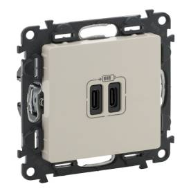 Valena Life Töltőaljzat Kettős USB C-típusú csatlakozóval, 5V–3A–15W, Túlfesz-vé