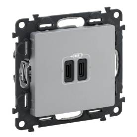 Valena Life Töltőaljzat Kettős USB C-típusú csatlakozóval, 5V–3A–15W, Túlfesz-vé