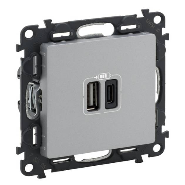 Valena Life Töltőaljzat Kettős USB C-típusú + USB A-típusú csatlakozóval, 5V–3A– 