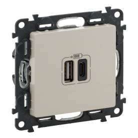 Valena Life Töltőaljzat Kettős USB C-típusú + USB A-típusú csatlakozóval, 5V–3A–