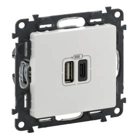 Valena Life Töltőaljzat Kettős USB C-típusú + USB A-típusú csatlakozóval, 5V–3A–